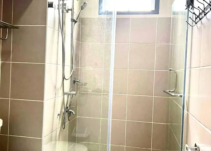Apartment 2br Unit At Asmara Near St Lukes Medical Center *
